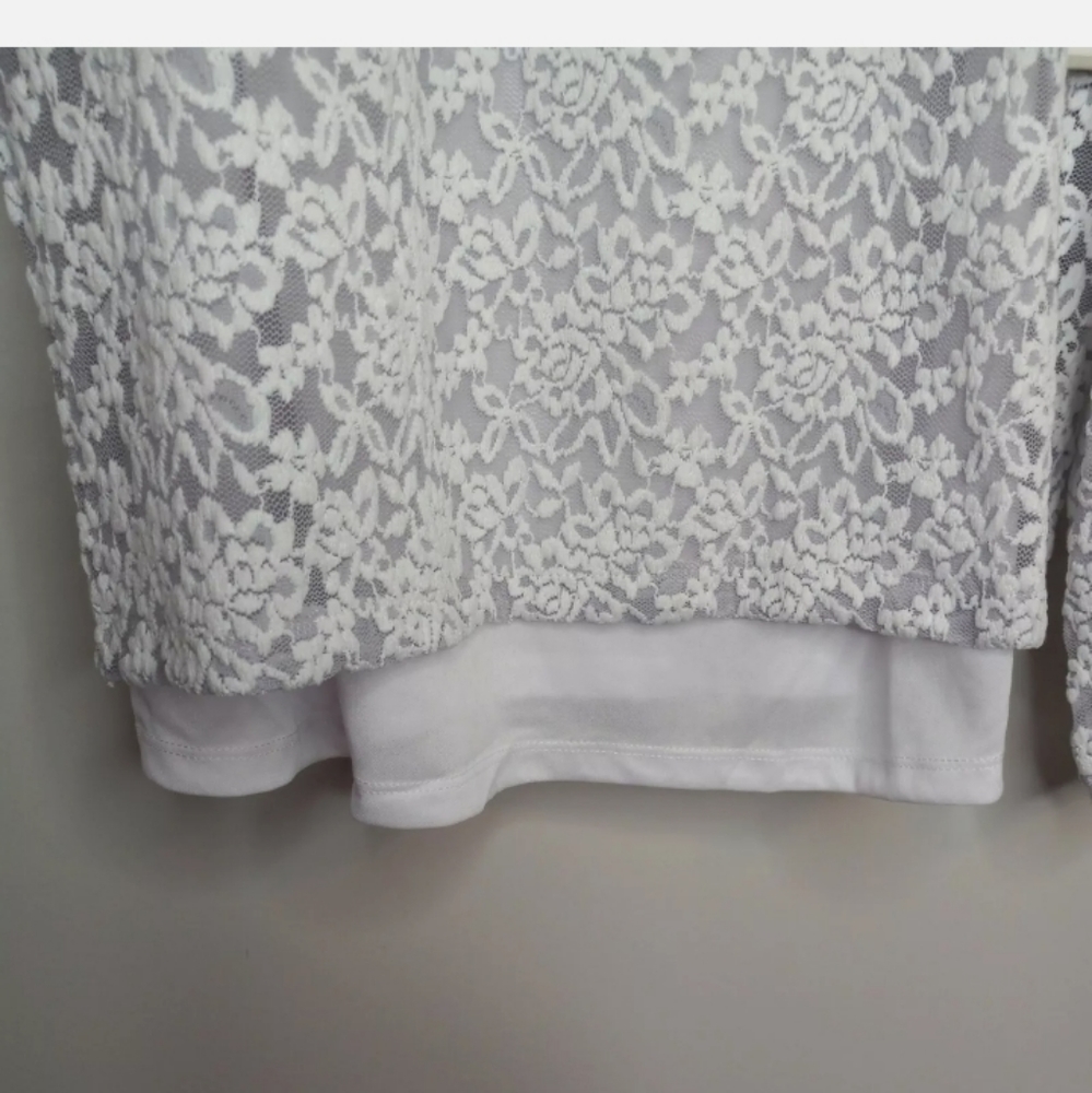 Lace‎ Blouse - Picture 3 of 15